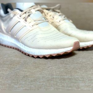 Mens 9.5 adidas ultra boost worn only once